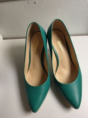 ANDREA FENZI Emerald Green Pointed-Toe Pumps